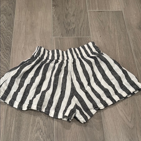Habitual Girls Striped Black and Gray Tank Top And Shorts Set Size 7/8 - Picture 6 of 7